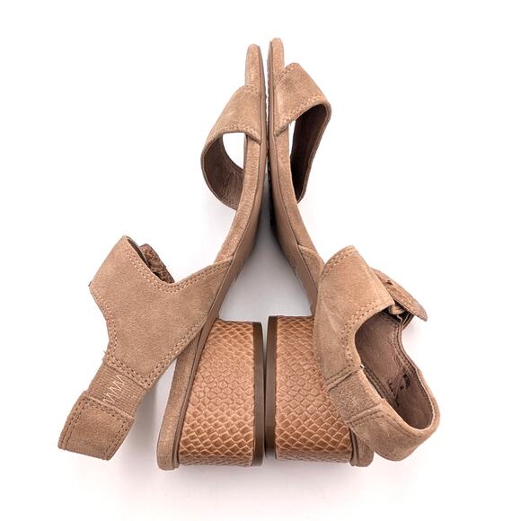Donald Pliner Mobie Suede Heeled Sandal Adjustable Buckle Women's US9M EU40 - Picture 5 of 9